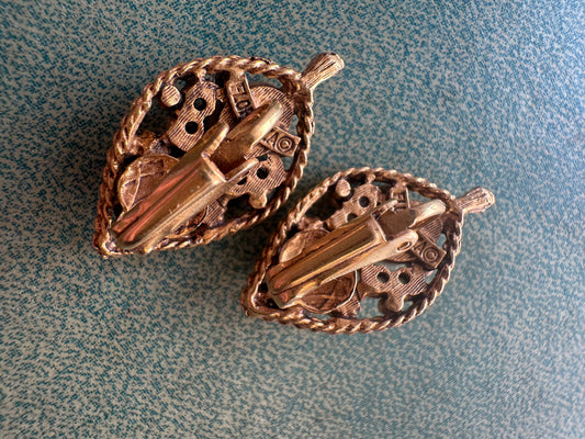 Vintage Victorian Revival Signed Florenza Goldtone Faux Pearl Clip-on Earrings