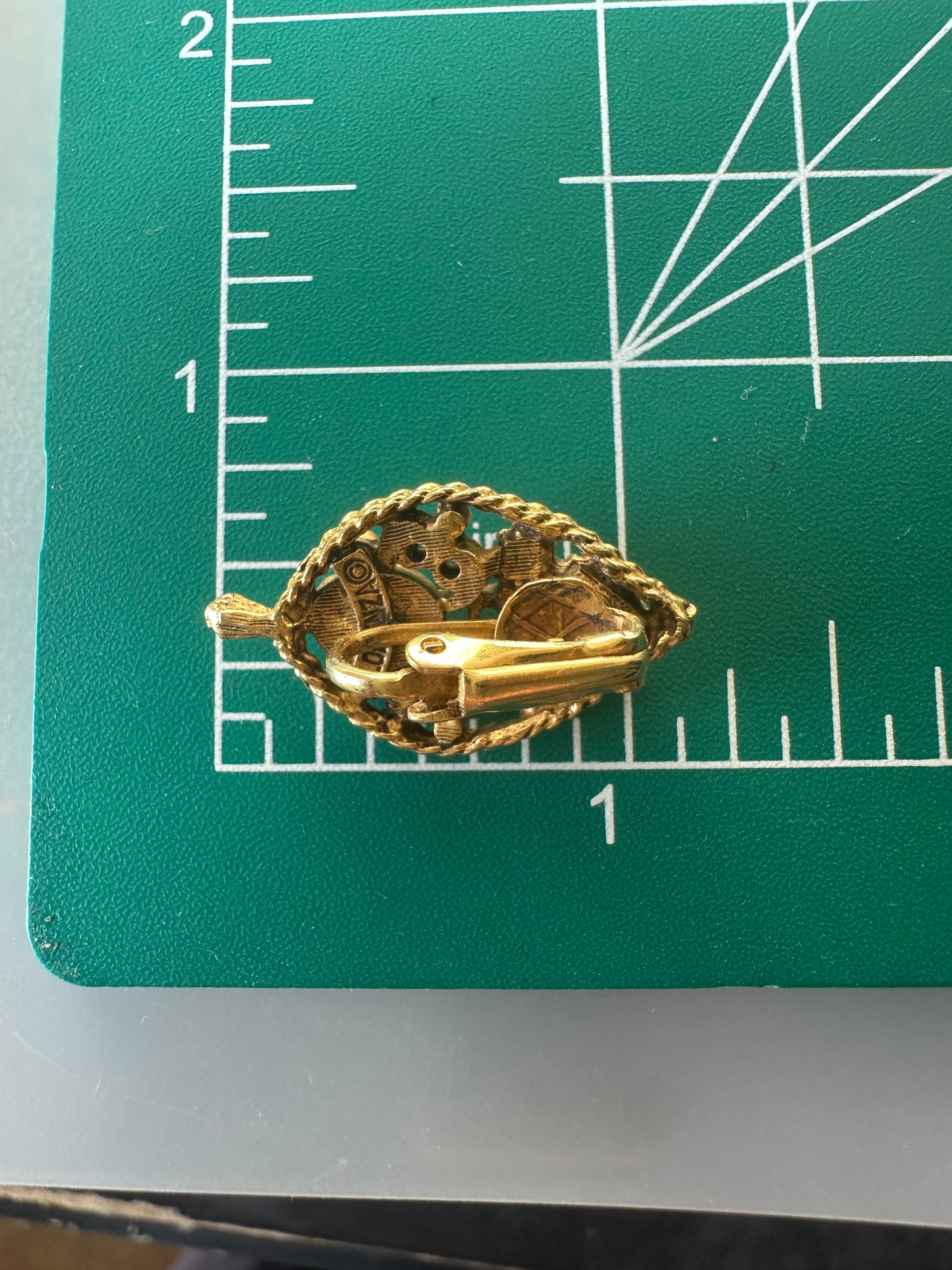 Vintage Victorian Revival Signed Florenza Goldtone Faux Pearl Clip-on Earrings