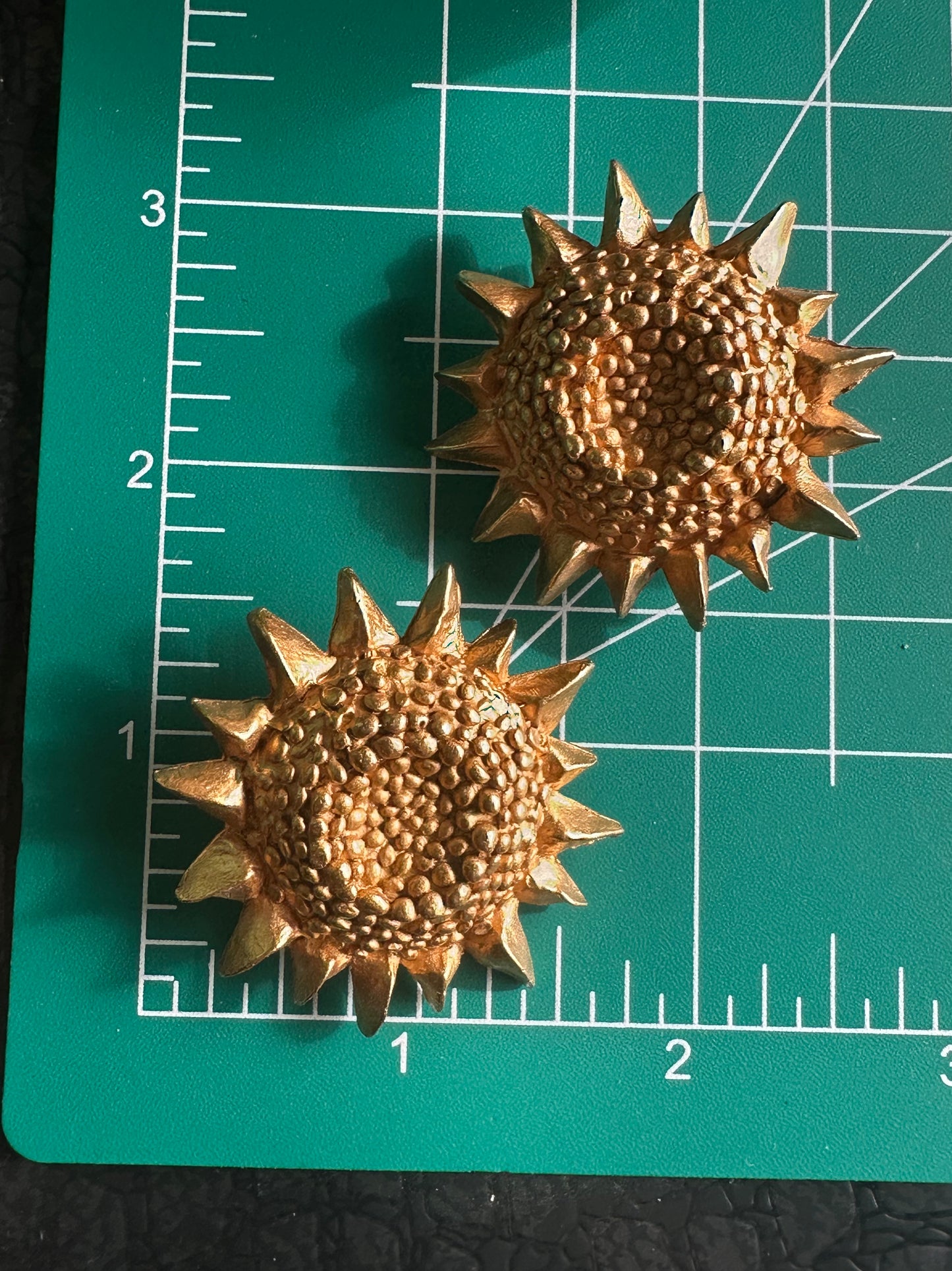 1990’s Signed Katie Hines Matte Goldtone Sunflower Clip-on Earrings