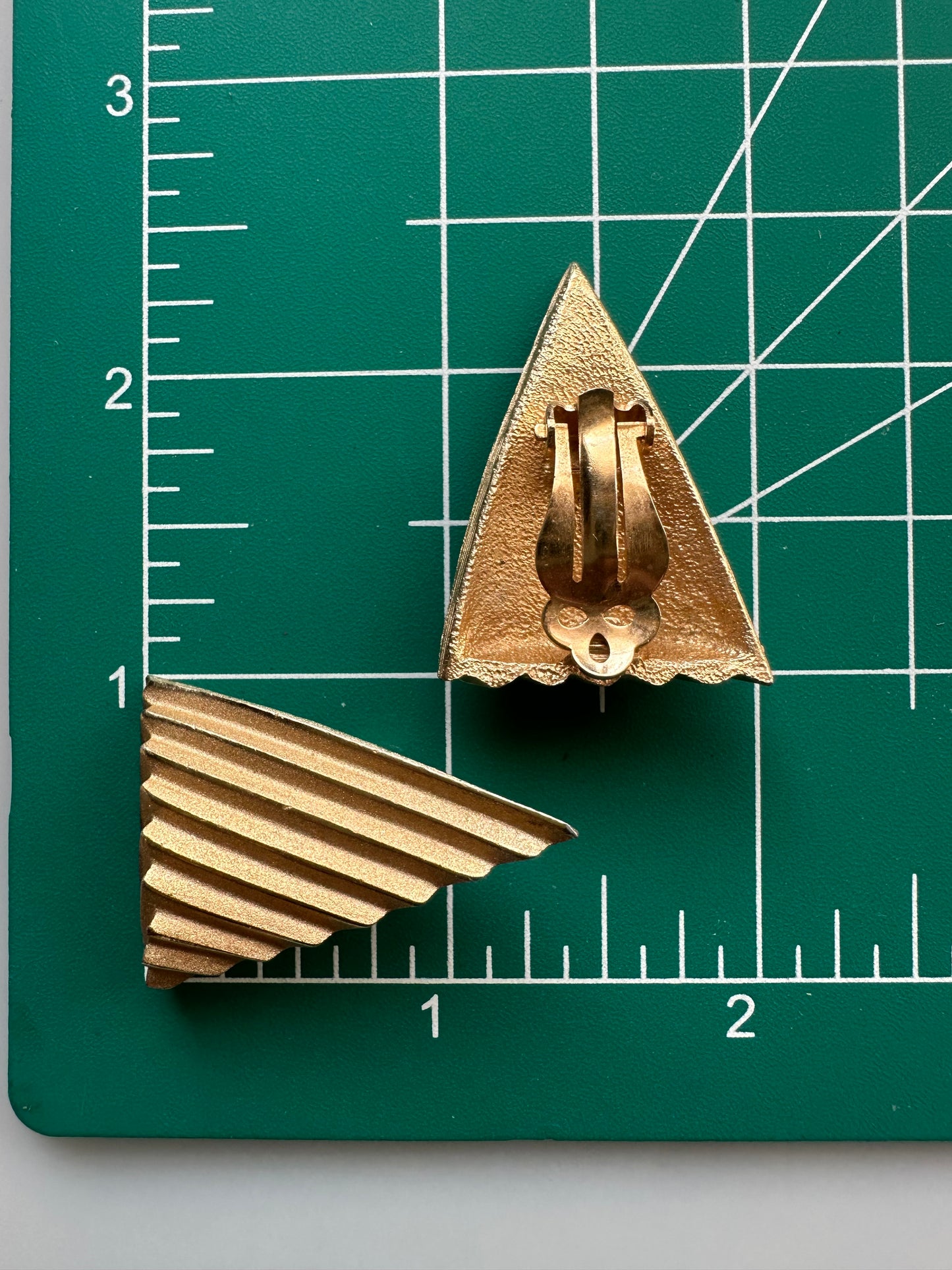 Vintage Chunky Pleated Geometric Brushed Gold Triangle Clip-on Earrings 1980’s