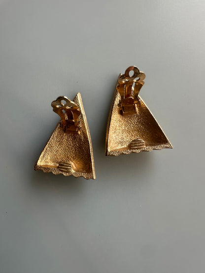 Vintage Chunky Pleated Geometric Brushed Gold Triangle Clip-on Earrings 1980’s