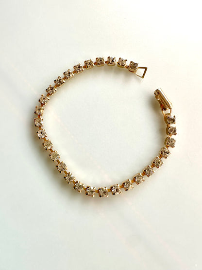 Vintage Goldtone Prong Set Rhinestone Tennis Bracelet Bracelet 7”