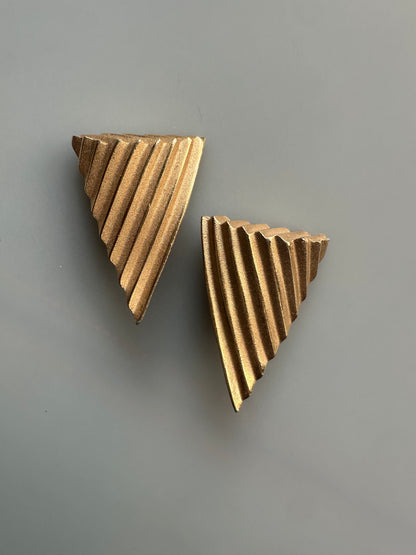 Vintage Chunky Pleated Geometric Brushed Gold Triangle Clip-on Earrings 1980’s
