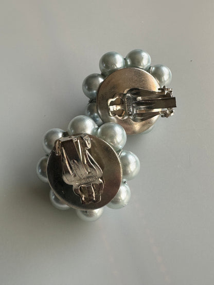 Perfect Mid-Century Japan Faux Pearl Bead Cluster Flower Clip-on Earrings, Blue