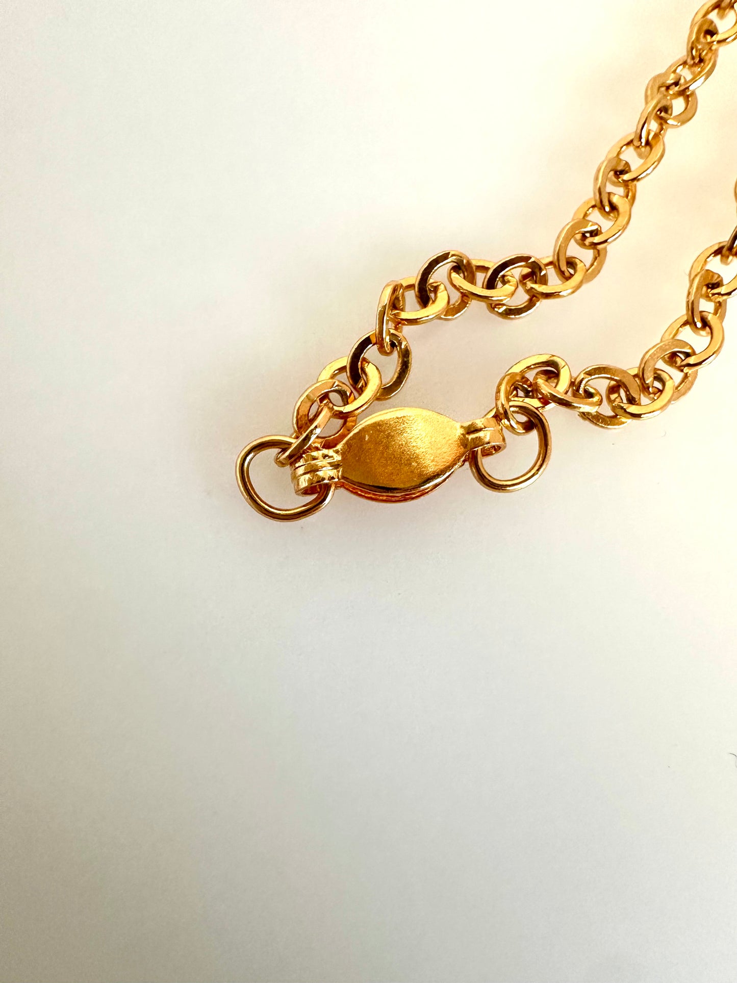 Super Shiny 17” Goldtone Chain Necklace With Vintage Style Box Clasp