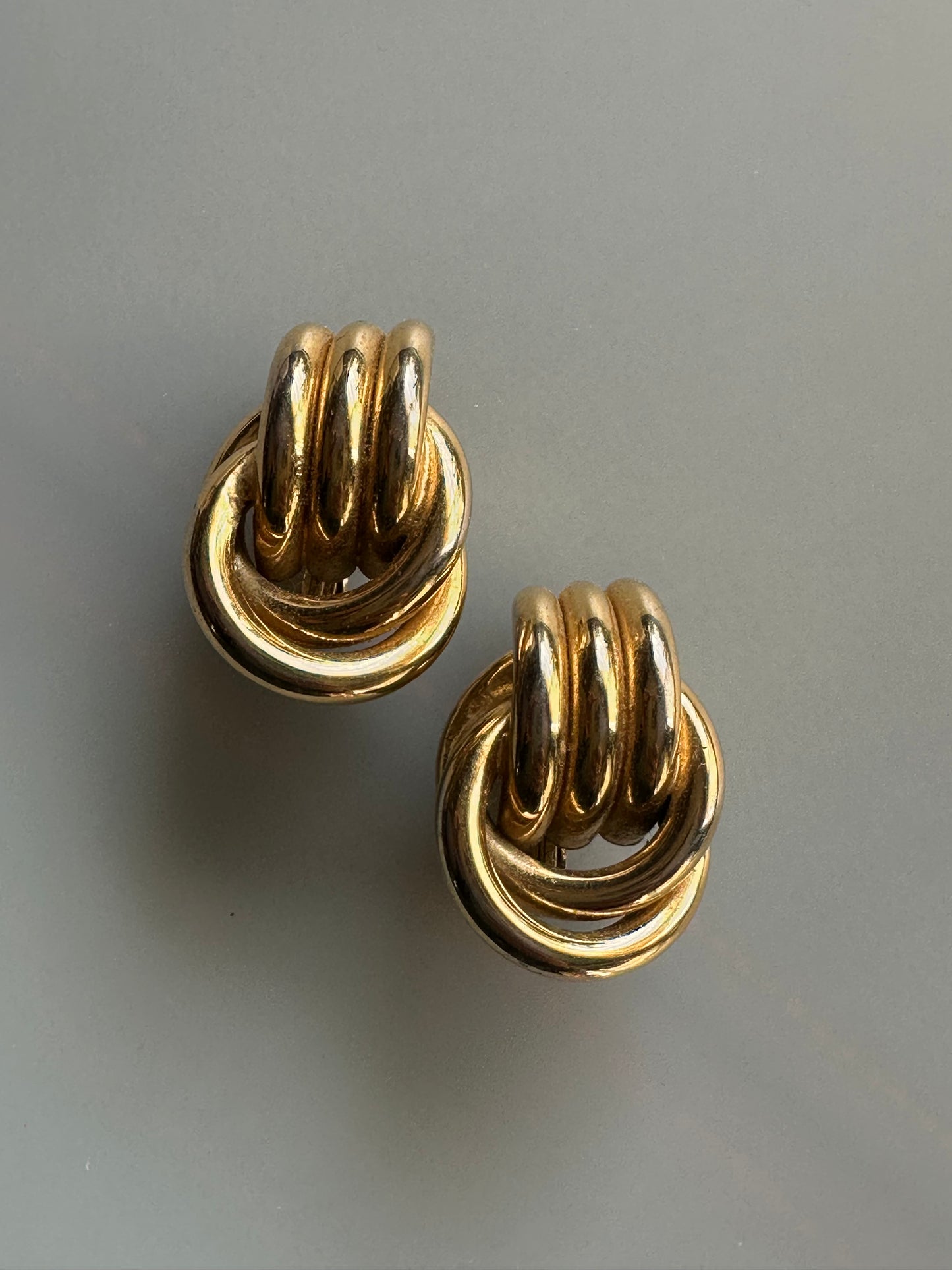 1960 Vintage Bold Gold Knocker Style Mod Knot Clip-On Earrings by Trifari