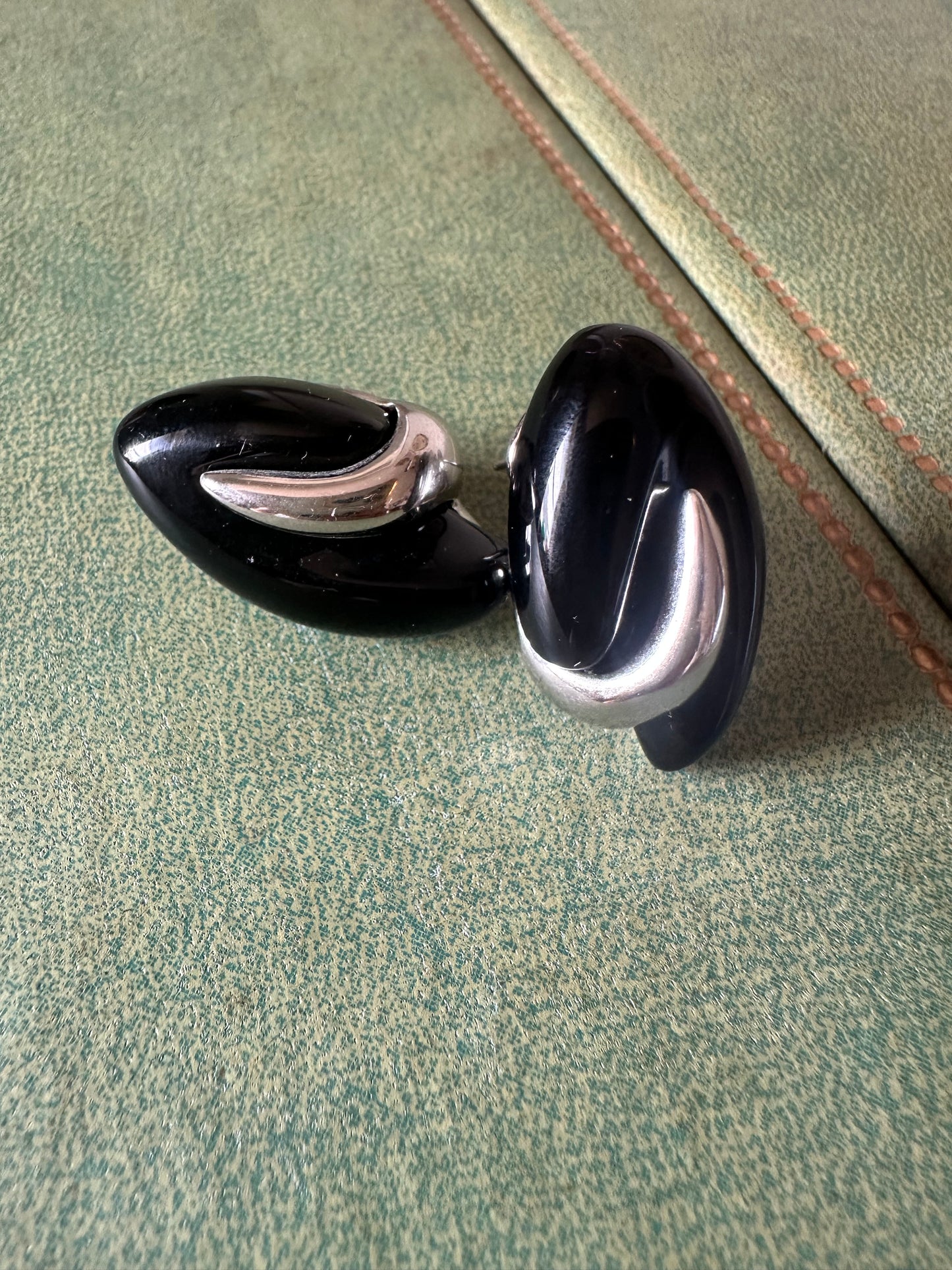 Vintage Earrings Signed Alljoy Sculptured Modernist Black Onyx Silver Omega Back