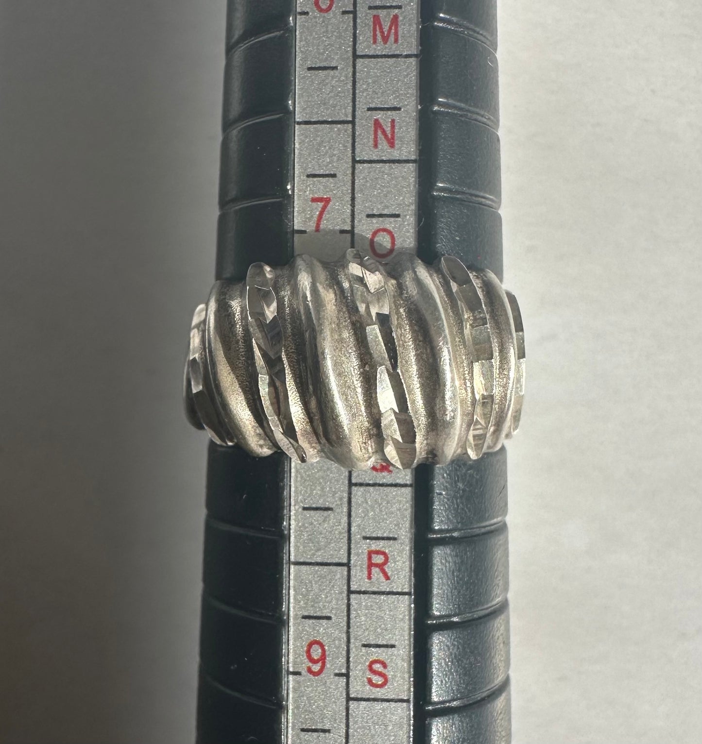 Vintage sterling silver etched dome ring size 8