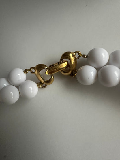 VINTAGE NAPIER NECKLACE WHITE PLASTIC BEAD & GOLD TONE 17" SIGNED