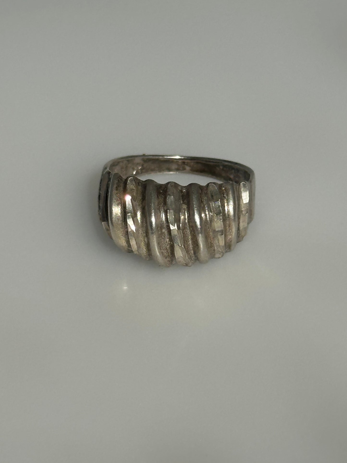 Vintage sterling silver etched dome ring size 8
