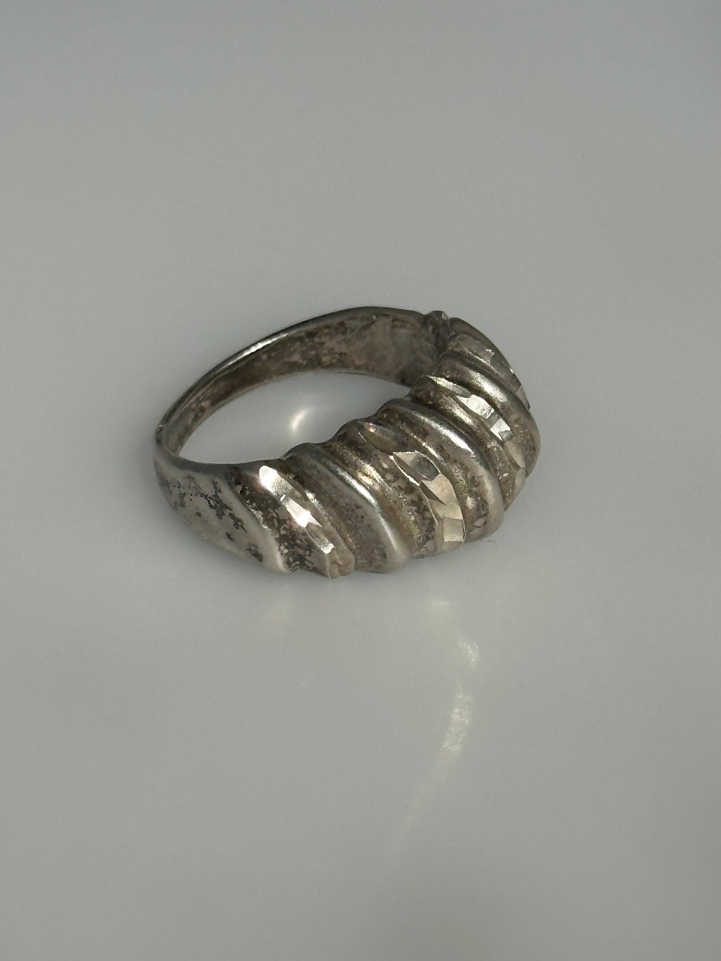 Vintage sterling silver etched dome ring size 8