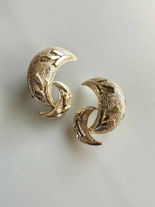 Vintage Signed Coro Goldtone Crescent Moon clip-on Earrings