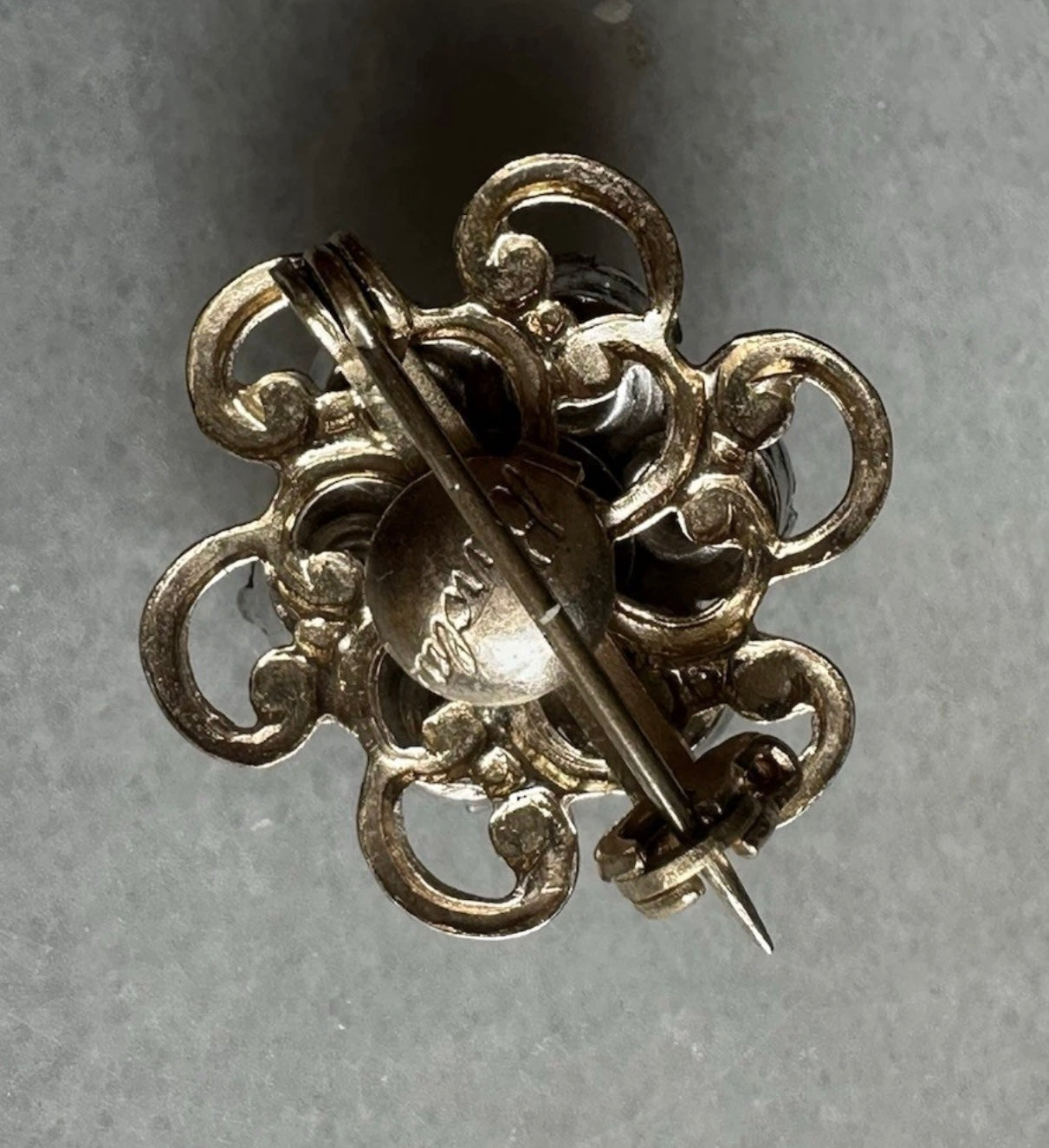 Small Vintage Estate Signed Barclay Flower Scatter Pin With Blue Rhinestones