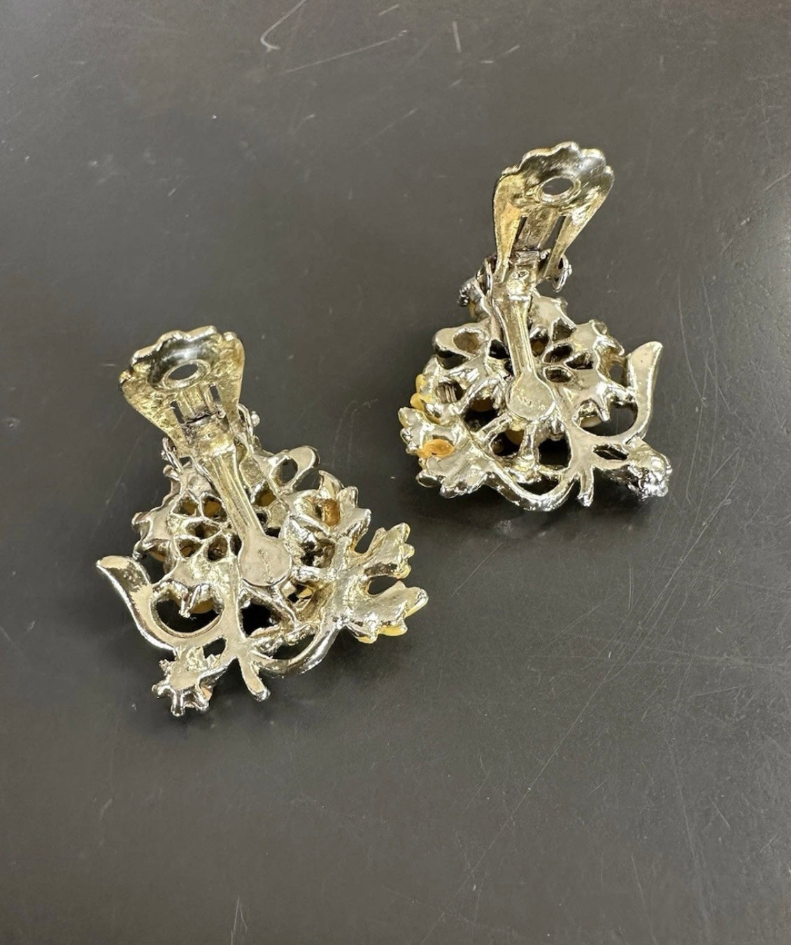 Vintage Yellow Moonglow Lucite Grape Cluster Clip-on Earrings Mid-century