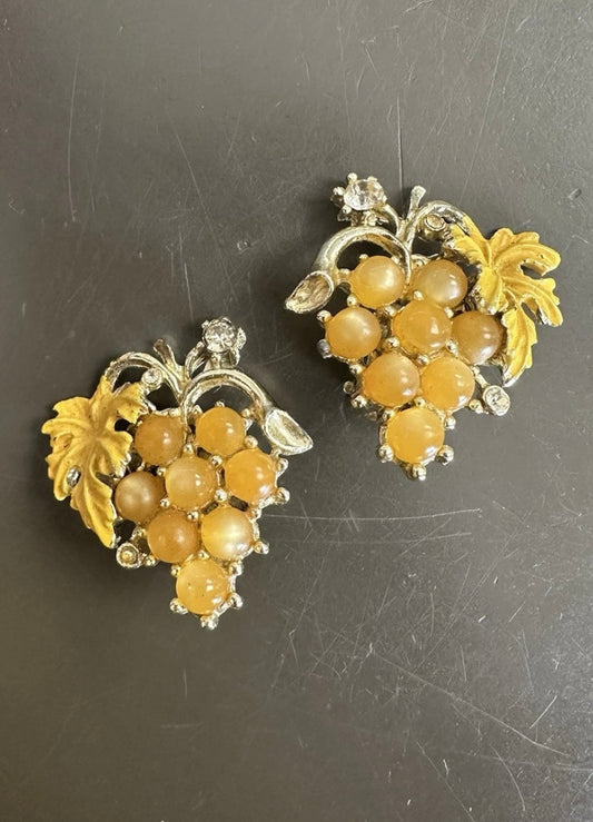 Vintage Yellow Moonglow Lucite Grape Cluster Clip-on Earrings Mid-century