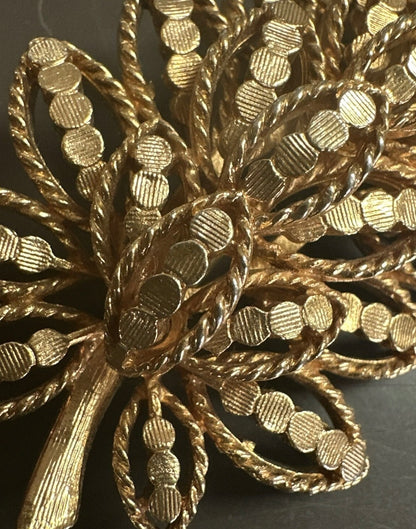 Mid-Century Vintage Etched Leaf Brooch Signed CAPRI