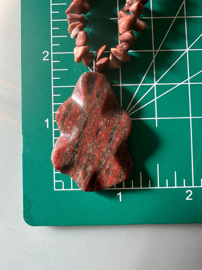 Red Jasper Beaded Chip Necklace With Carved Red Jasper Bear Pendant