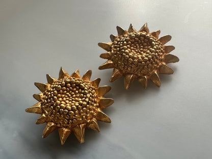 1990’s Signed Katie Hines Matte Goldtone Sunflower Clip-on Earrings