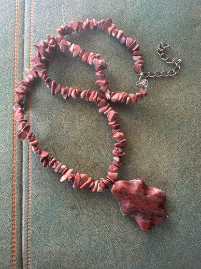 Red Jasper Beaded Chip Necklace With Carved Red Jasper Bear Pendant